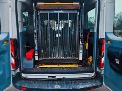 Used 2018 Ford Transit 150 XL image 8