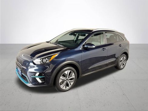 Used 2020 Kia Niro EX image 2