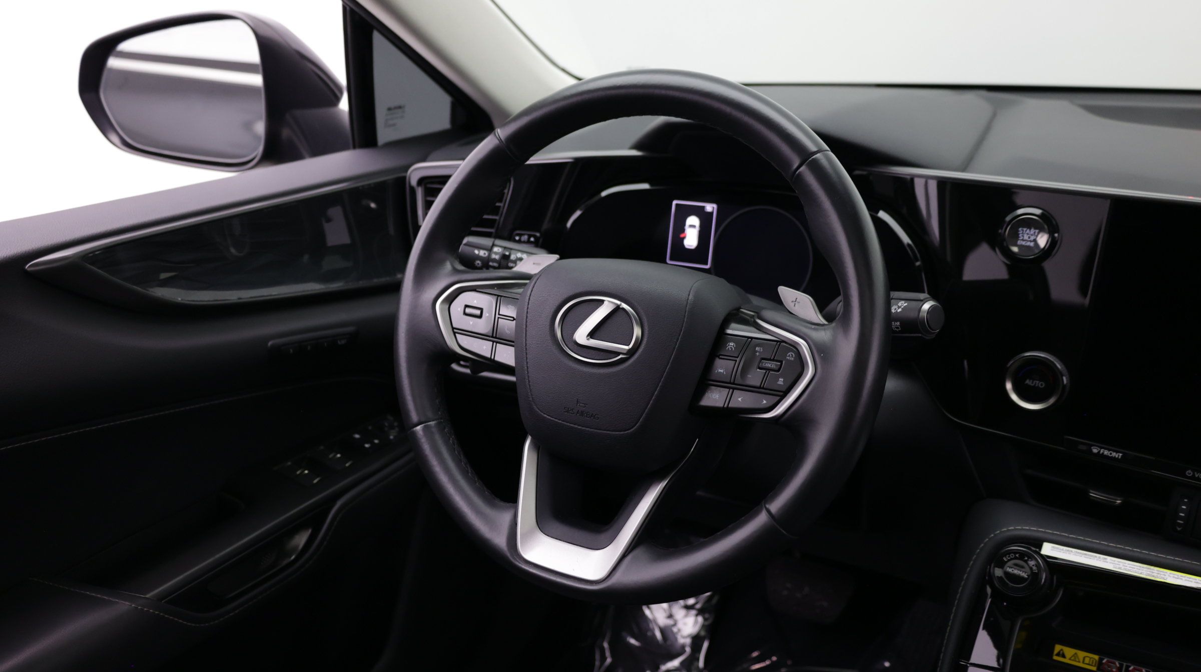 Used 2025 Lexus NX 250 FWD w/ Towing Package (2000 Lbs) image 34
