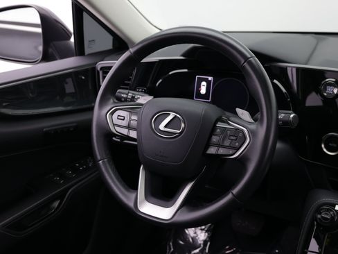 Used 2025 Lexus NX 250 FWD w/ Towing Package (2000 Lbs) image 34