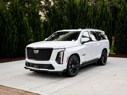Used 2026 Cadillac Escalade V w/ LPO, ONYX Package AWD/4WD image 5
