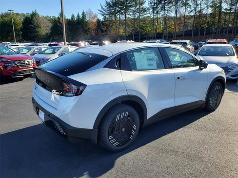 New 2026 Nissan Leaf image 4