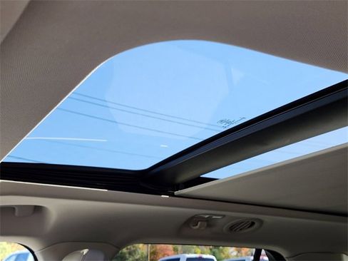 Certified 2022 Ford Explorer XLT w/ Equipment Group 202A image 21