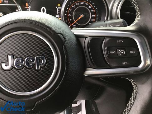 Used 2022 Jeep Wrangler Unlimited Sahara w/ Cold Weather Group image 29