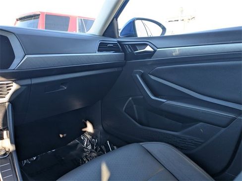Used 2024 Volkswagen Jetta SE image 15