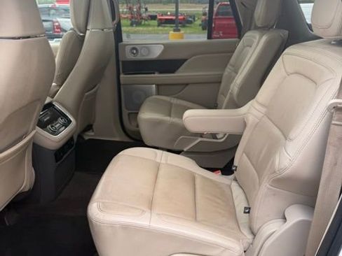 Used 2020 Lincoln Navigator L Reserve w/ Luxury Package AWD/4WD image 14