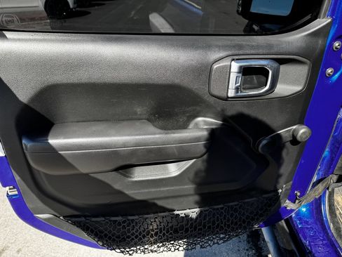 Used 2018 Jeep Wrangler Sport AWD/4WD image 11
