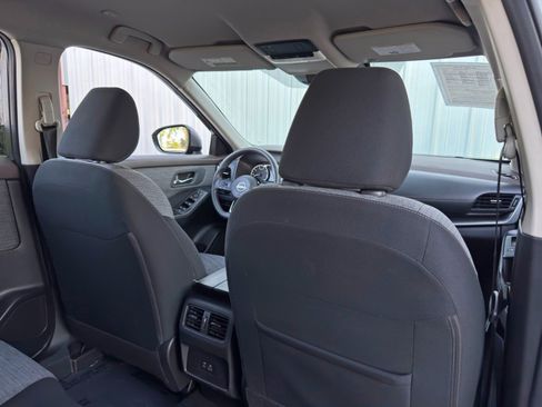 Used 2023 Nissan Rogue SV image 29