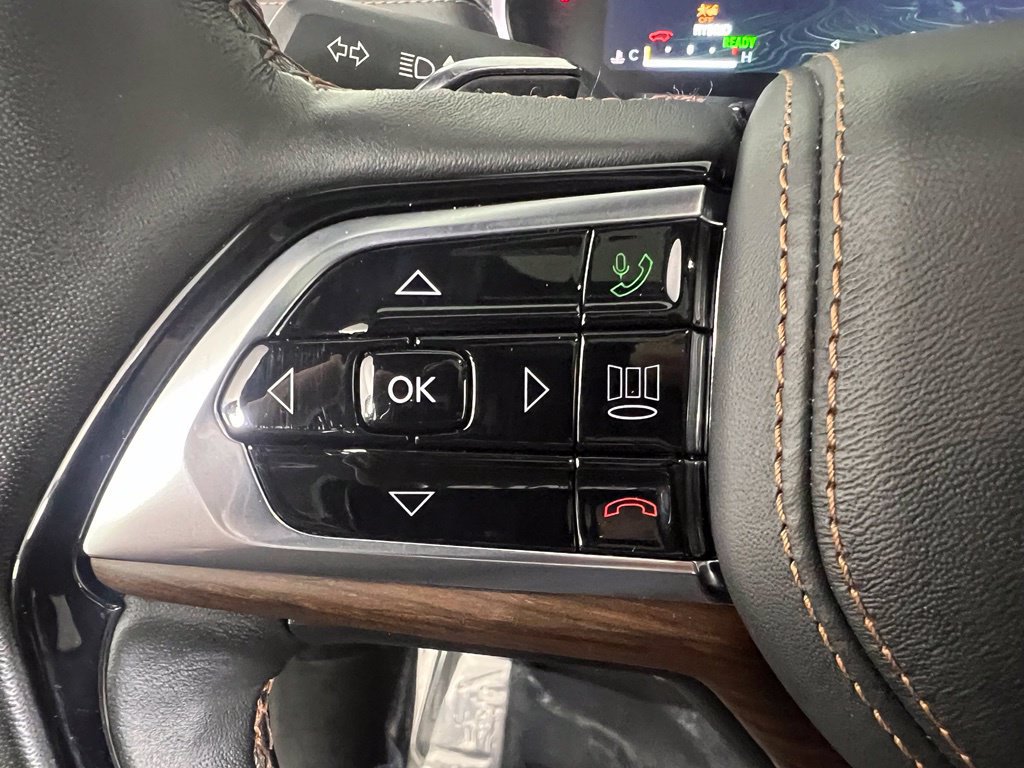 Used 2023 Jeep Grand Cherokee Summit w/ Luxury Tech Group V AWD/4WD image 23