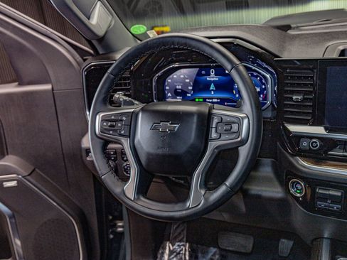 Used 2025 Chevrolet Silverado 1500 LT Trail Boss w/ Convenience Package II image 13