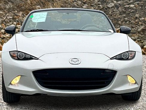 Used 2016 MAZDA MX-5 Miata Sport image 3