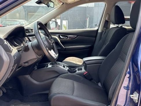 Certified 2019 Nissan Rogue SV FWD image 5