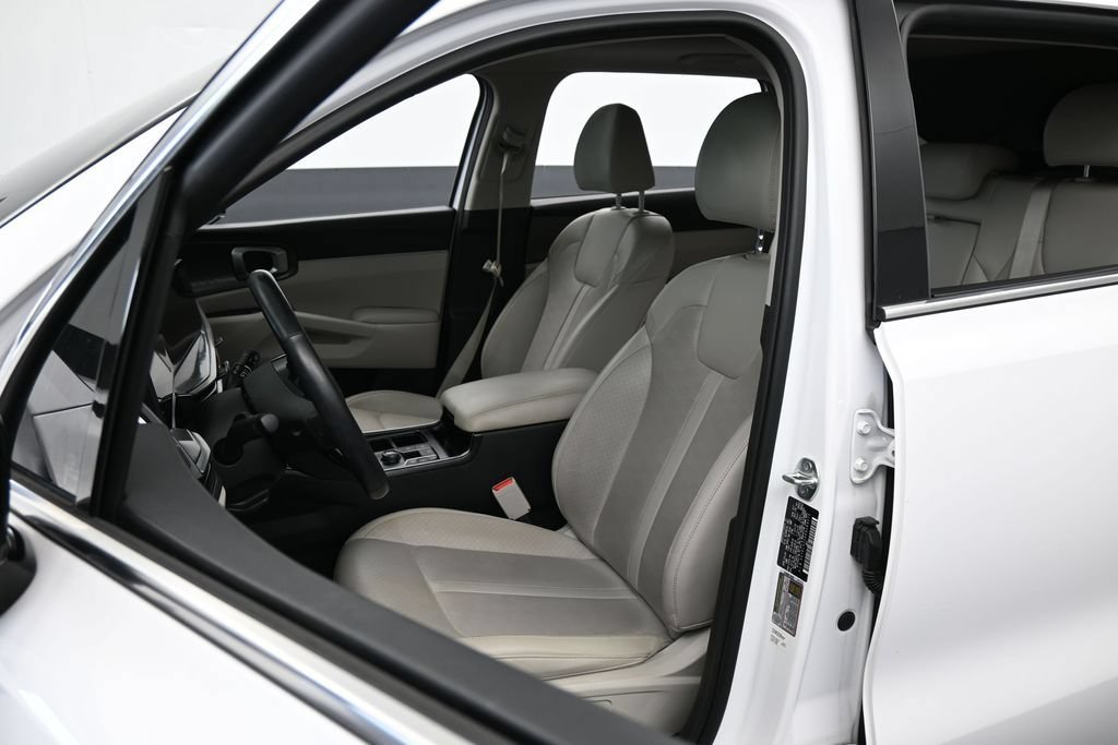 Used 2024 Kia Sorento S w/ Panoramic Sunroof Package FWD image 10