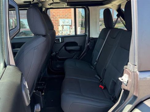 Used 2022 Jeep Wrangler Unlimited Sport AWD/4WD image 10