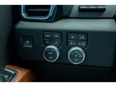 Used 2024 GMC Sierra 1500 Denali Ultimate AWD/4WD image 29