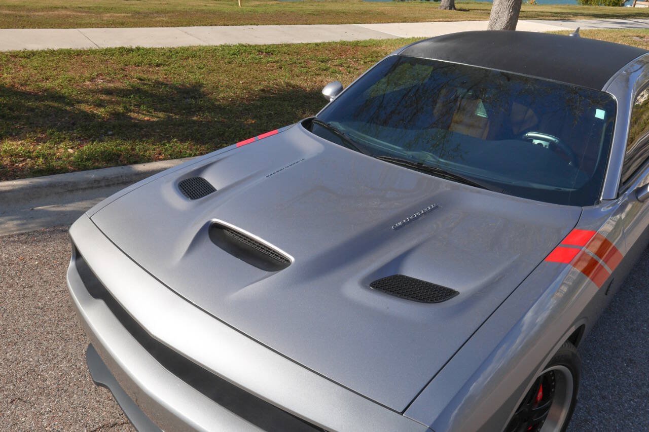 Used 2015 Dodge Challenger SRT Hellcat RWD image 41