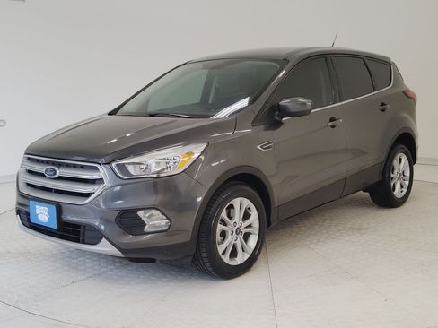 Used 2019 Ford Escape SE image 18