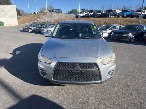 Used 2012 Mitsubishi Outlander GT image 3