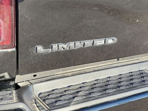 Used 2024 RAM 3500 Limited image 14