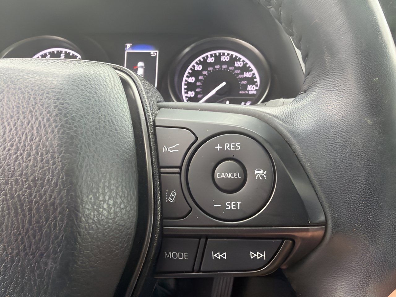 Used 2021 Toyota Camry SE w/ Convenience Package FWD image 23
