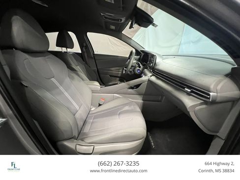 Used 2023 Hyundai Elantra SE FWD image 18