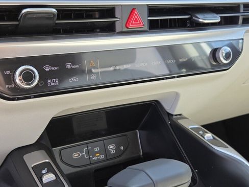 New 2026 Kia Sorento S FWD image 14