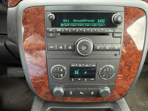 Used 2012 Chevrolet Suburban LT w/ Luxury Package image 24