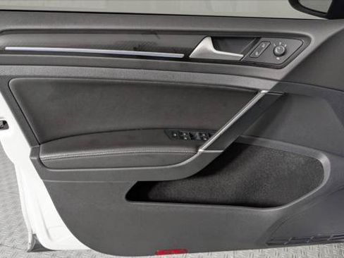 Used 2018 Volkswagen Golf R 4-Door AWD/4WD image 13