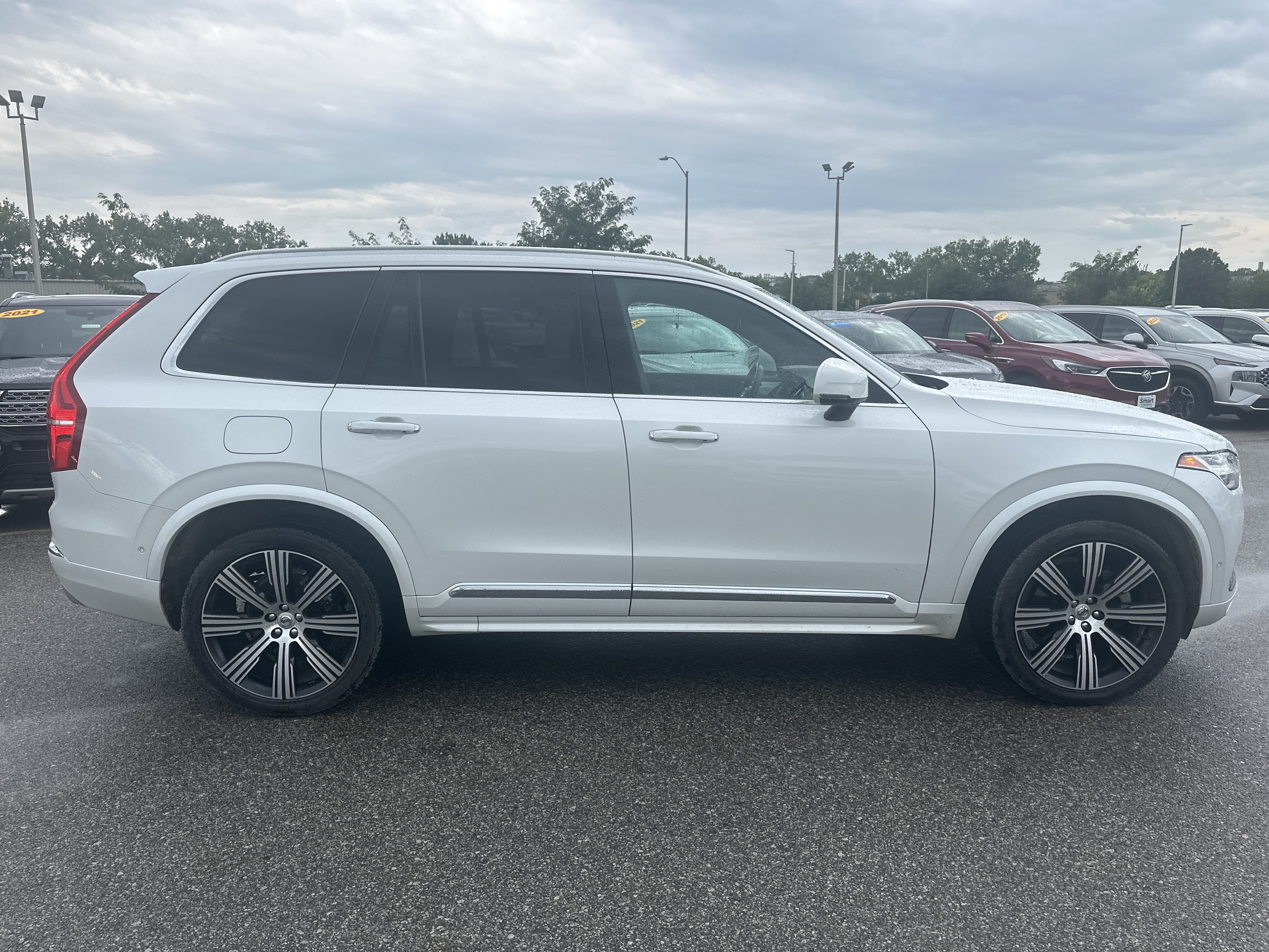 Used 2021 Volvo XC90 T6 Inscription w/ Lounge Package AWD/4WD image 3