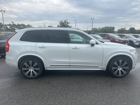 Used 2021 Volvo XC90 T6 Inscription w/ Lounge Package AWD/4WD image 3