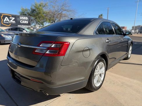 Used 2015 Ford Taurus SE image 7