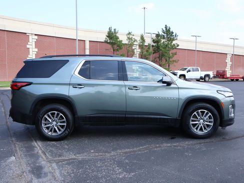 Used 2023 Chevrolet Traverse LT FWD image 30