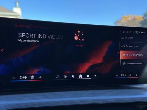 Used 2025 BMW 440i xDrive Convertible w/ Premium Package image 43