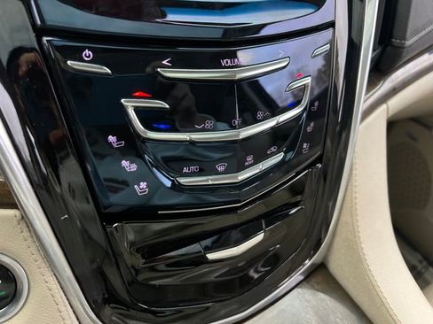 Used 2019 Cadillac Escalade ESV Luxury image 27
