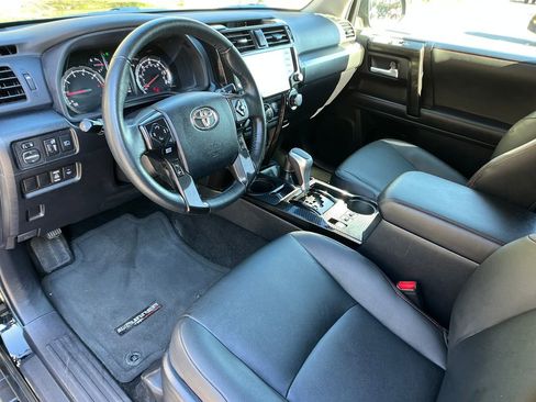 Used 2024 Toyota 4Runner TRD Off-Road Premium AWD/4WD image 9