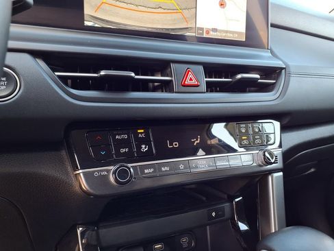 Certified 2024 Kia Seltos EX FWD image 19