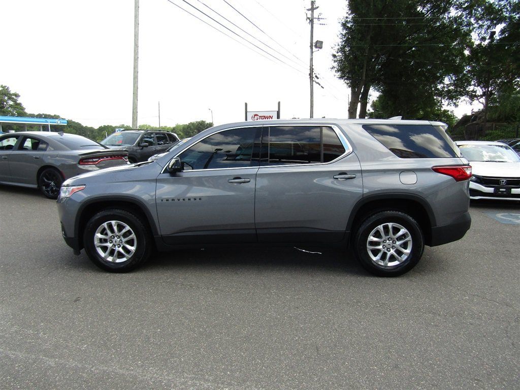 Used 2020 Chevrolet Traverse LS w/ LPO, Blackout Package FWD image 4
