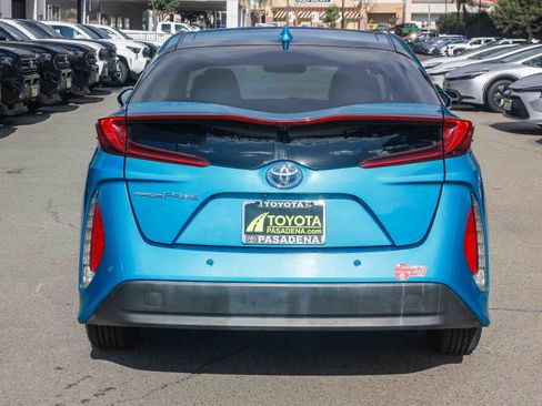 Used 2017 Toyota Prius Prime Advanced image 7