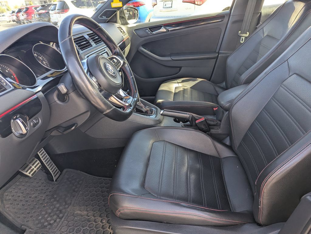 Used 2018 Volkswagen Jetta GLI FWD image 25