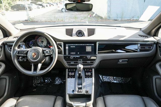 Used 2022 Porsche Macan S AWD/4WD image 13