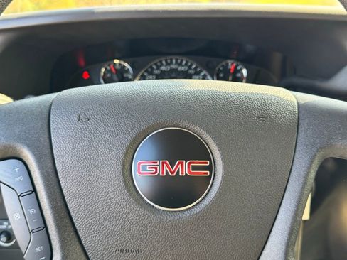 New 2025 GMC Savana 2500 w/ Driver Convenience Package image 21