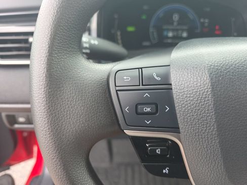 Used 2025 Toyota Camry LE FWD image 16