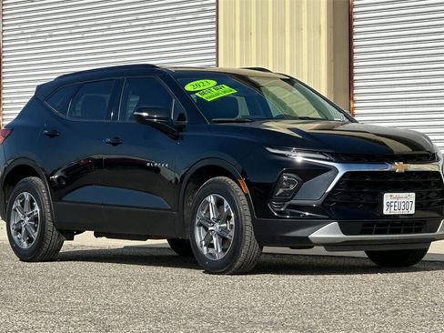 Used 2023 Chevrolet Blazer LT image 2