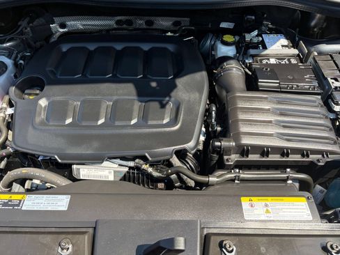 Used 2026 Volkswagen Tiguan SE FWD image 29