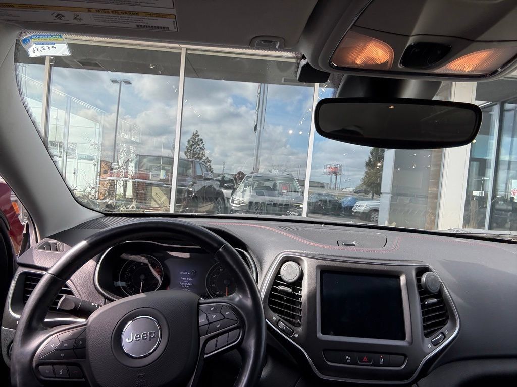 Used 2021 Jeep Cherokee Trailhawk AWD/4WD image 13