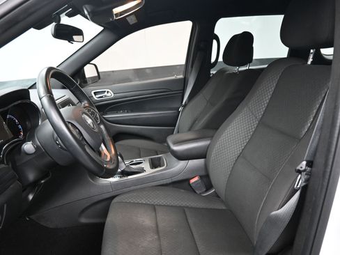 Used 2021 Jeep Grand Cherokee Laredo image 17