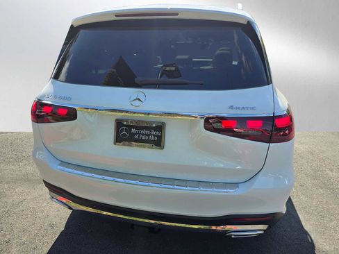 New 2026 Mercedes-Benz GLS 580 4MATIC image 4