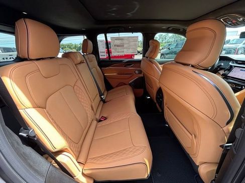 New 2026 Jeep Grand Cherokee Summit AWD/4WD image 9