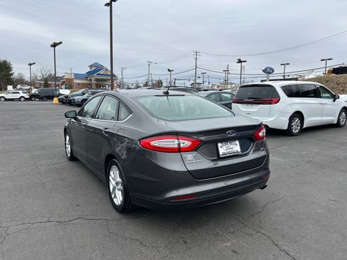 Used 2016 Ford Fusion SE image 10