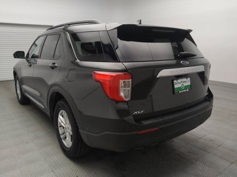 Used 2022 Ford Explorer XLT AWD/4WD image 5